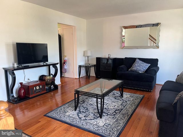 19 APPLEGRATH CT, Germantown, MD 20876