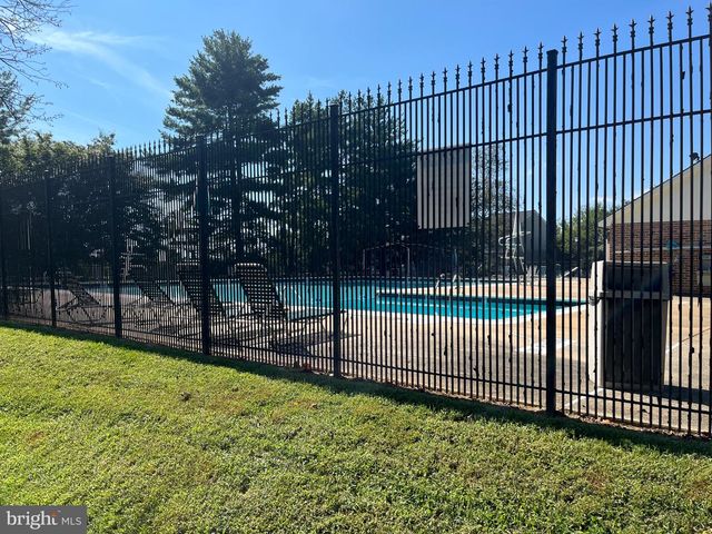 19 APPLEGRATH CT, Germantown, MD 20876