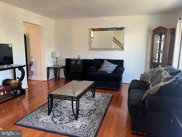 19 APPLEGRATH CT, Germantown, MD 20876
