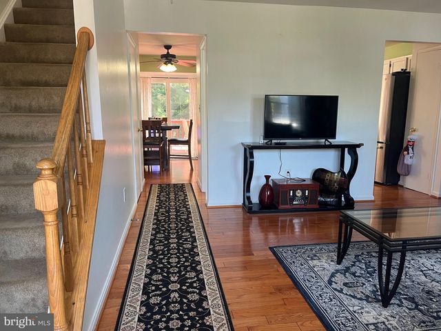19 APPLEGRATH CT, Germantown, MD 20876