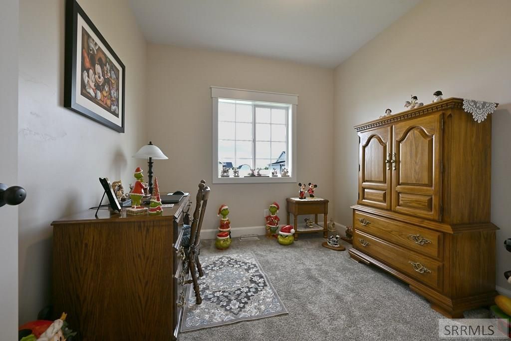 Image 14 of property listing at 4922 Torcello Drive, Ammon, ID 83406