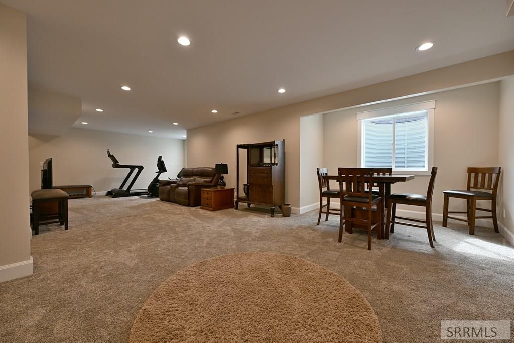 Image 18 of property listing at 4922 Torcello Drive, Ammon, ID 83406