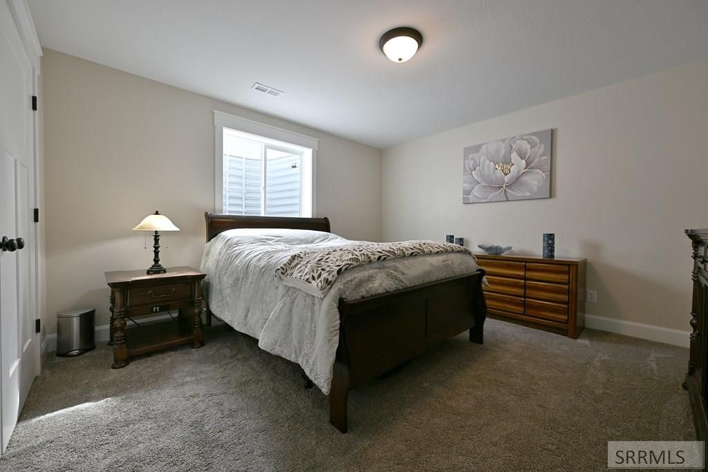 Image 19 of property listing at 4922 Torcello Drive, Ammon, ID 83406