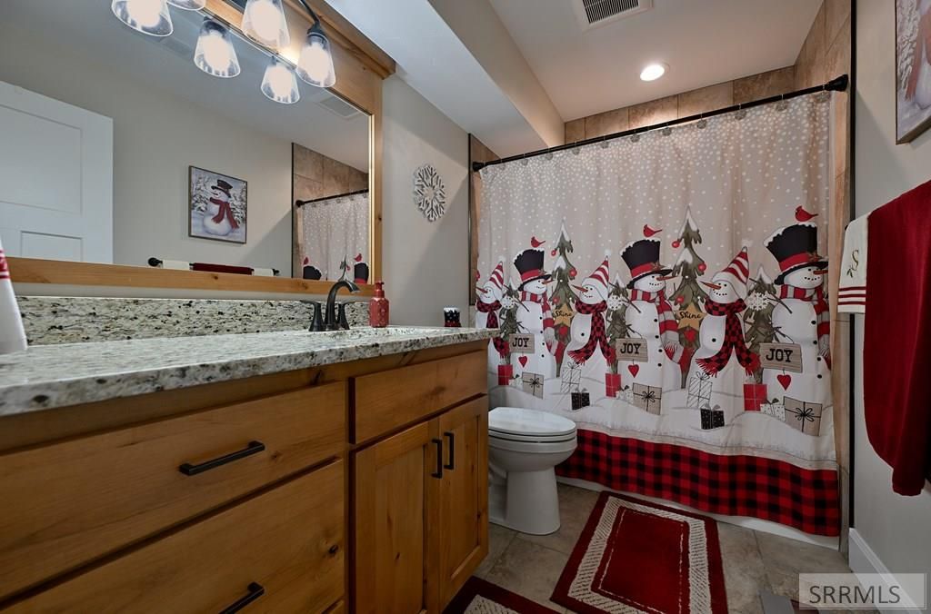 Image 21 of property listing at 4922 Torcello Drive, Ammon, ID 83406