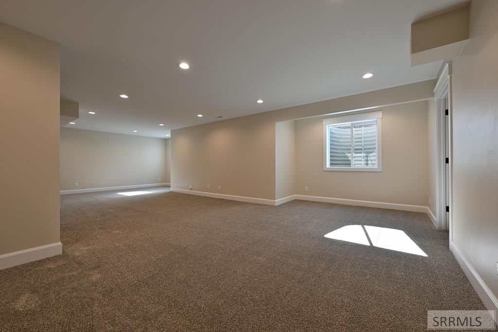 Image 34 of property listing at 4922 Torcello Drive, Ammon, ID 83406