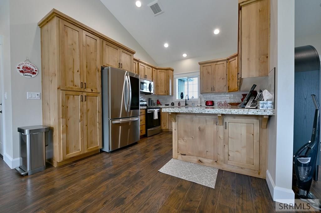 Image 4 of property listing at 4922 Torcello Drive, Ammon, ID 83406