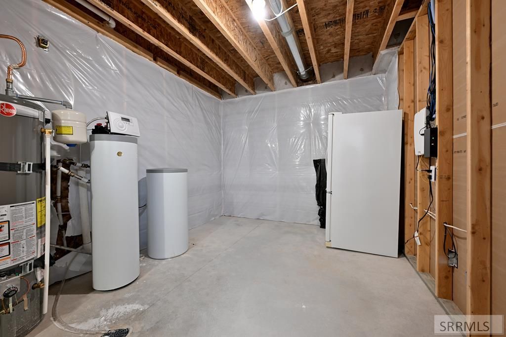 Image 41 of property listing at 4922 Torcello Drive, Ammon, ID 83406