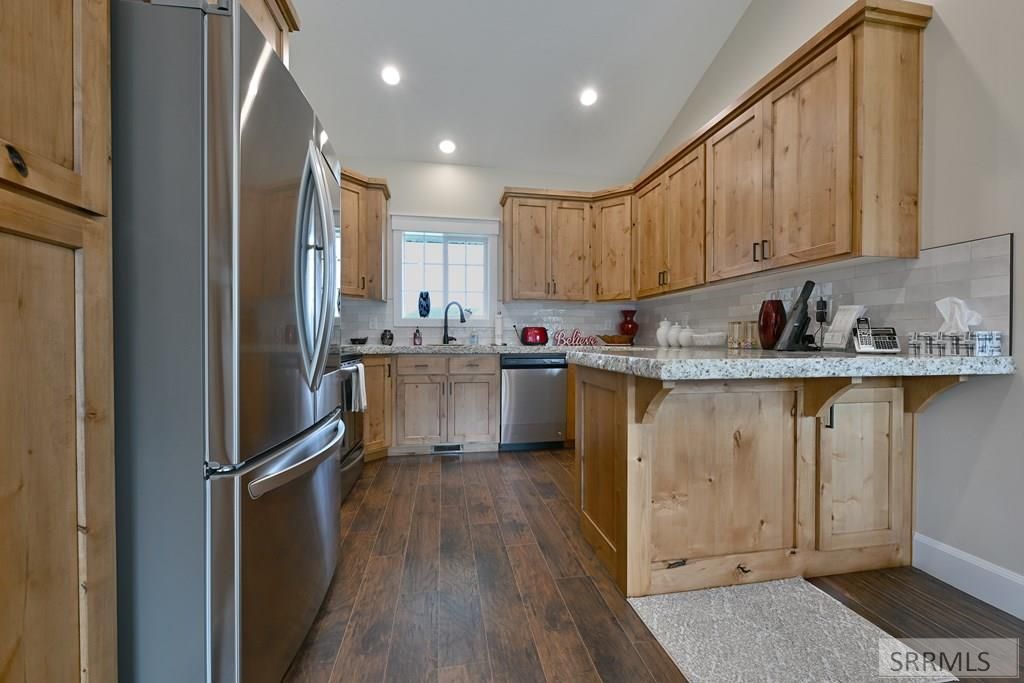 Image 5 of property listing at 4922 Torcello Drive, Ammon, ID 83406