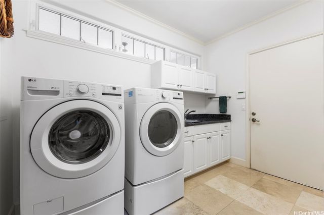 910 Hunakai Street, Honolulu, HI 96816