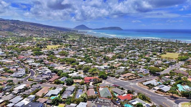 910 Hunakai Street, Honolulu, HI 96816