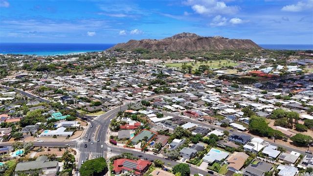 910 Hunakai Street, Honolulu, HI 96816