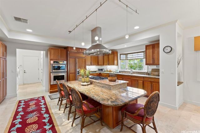 910 Hunakai Street, Honolulu, HI 96816