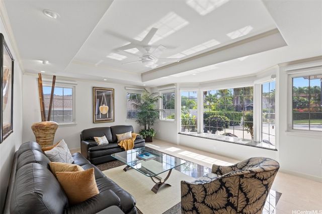910 Hunakai Street, Honolulu, HI 96816