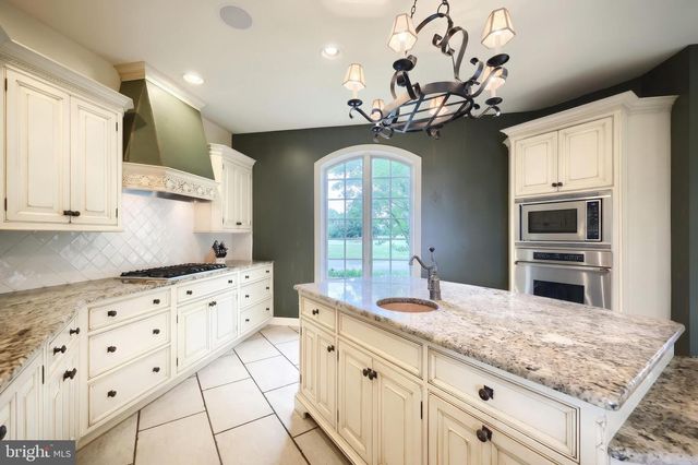 1270 KLINES RUN RD, Wrightsville, PA 17368