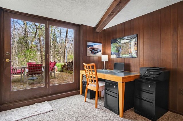 39 Hunters Run, Perinton, NY 14534