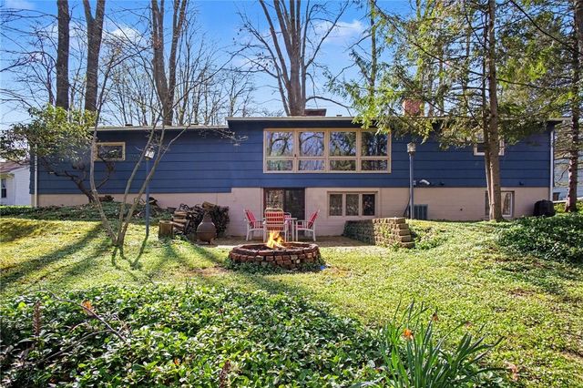 39 Hunters Run, Perinton, NY 14534