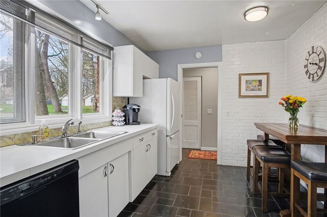 39 Hunters Run, Perinton, NY 14534