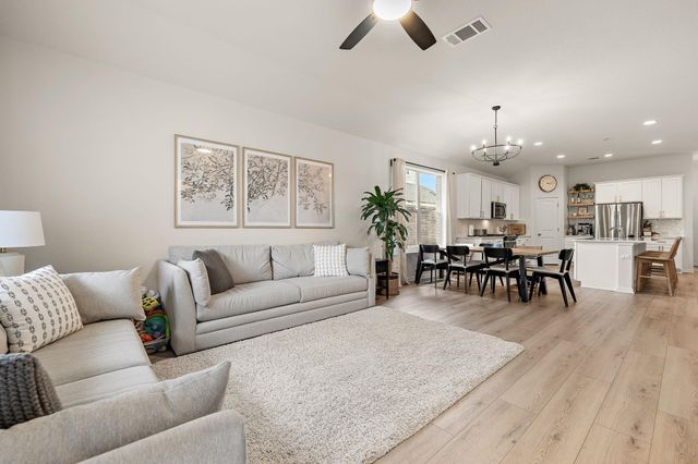 220 Castlefields ST, Hutto, TX 78634