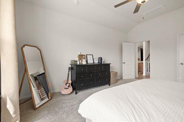 220 Castlefields ST, Hutto, TX 78634