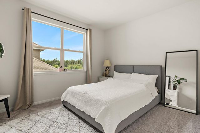 220 Castlefields ST, Hutto, TX 78634