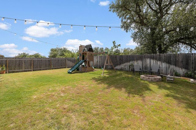 220 Castlefields ST, Hutto, TX 78634