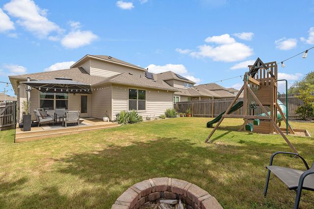 220 Castlefields ST, Hutto, TX 78634