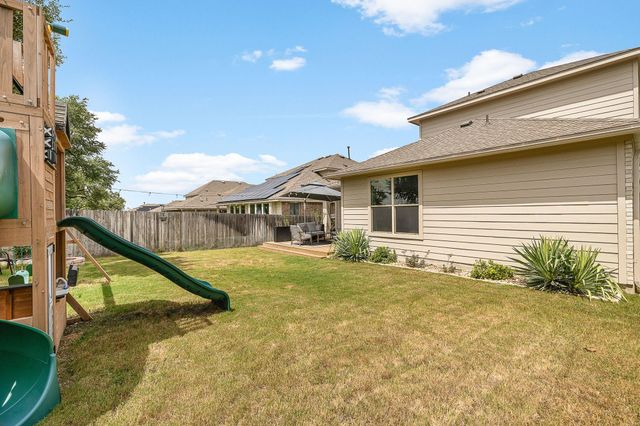 220 Castlefields ST, Hutto, TX 78634