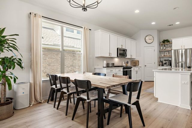 220 Castlefields ST, Hutto, TX 78634