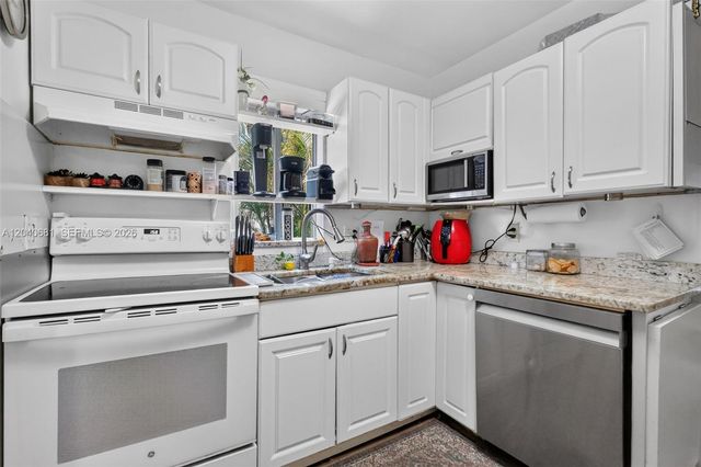 2315 Johnson St, Hollywood, FL 33020