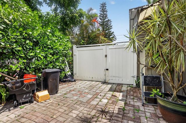 2315 Johnson St, Hollywood, FL 33020