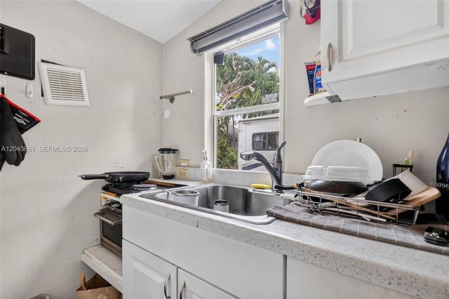 2315 Johnson St, Hollywood, FL 33020