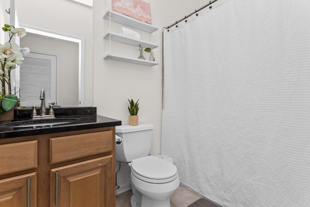 400 W Ontario Street 1701, Chicago, IL 60654