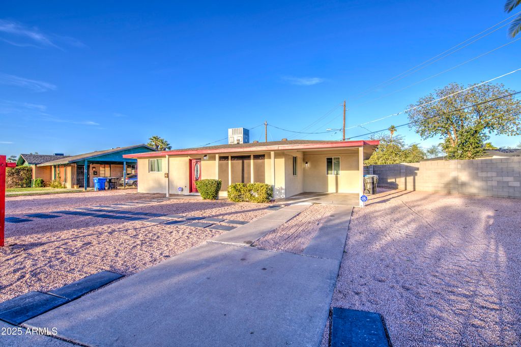 Image 1 of property listing at 314 W Monterosa Street, Phoenix, AZ 85013