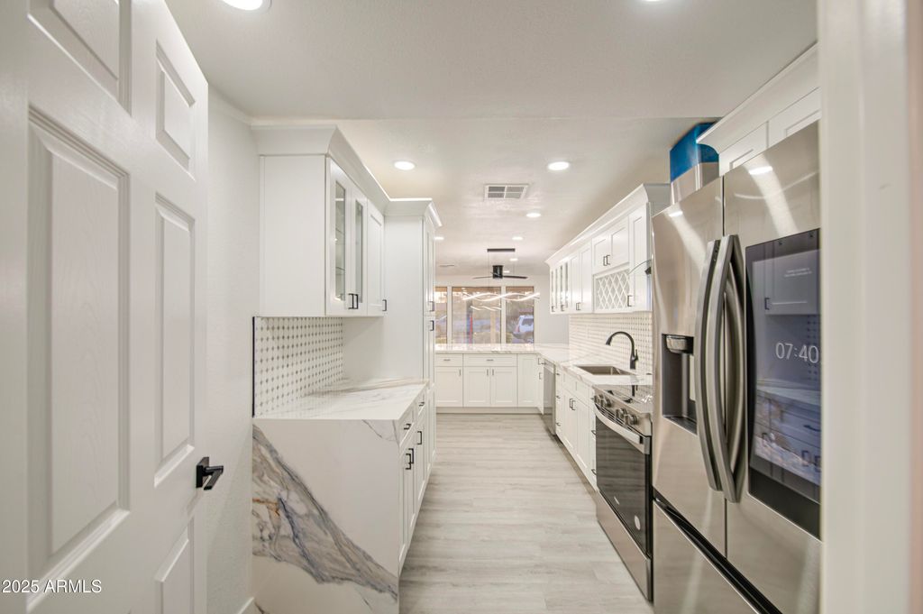 Image 10 of property listing at 314 W Monterosa Street, Phoenix, AZ 85013