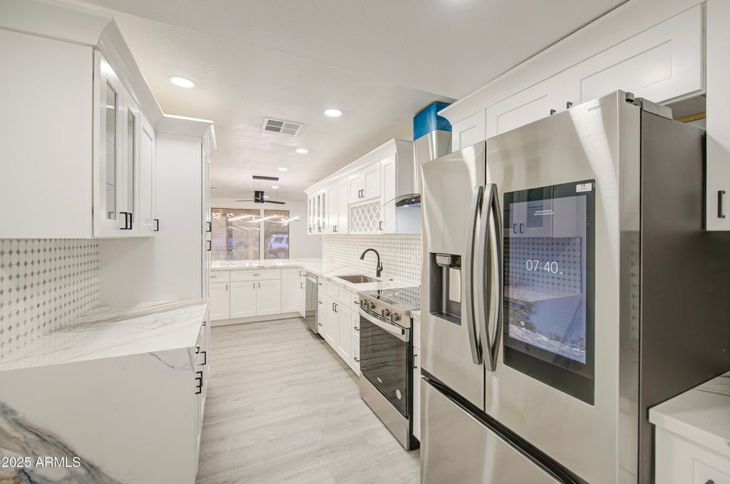 Image 11 of property listing at 314 W Monterosa Street, Phoenix, AZ 85013