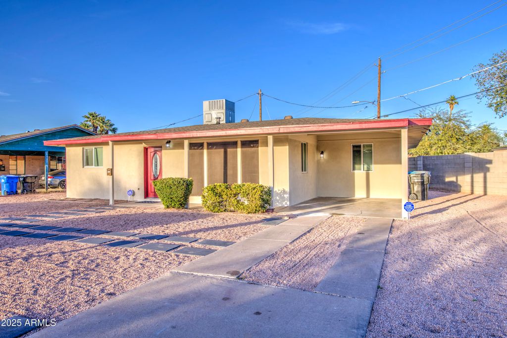 Image 2 of property listing at 314 W Monterosa Street, Phoenix, AZ 85013