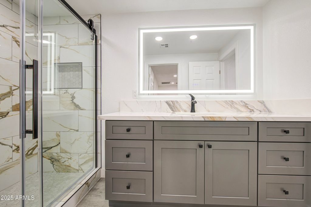 Image 22 of property listing at 314 W Monterosa Street, Phoenix, AZ 85013