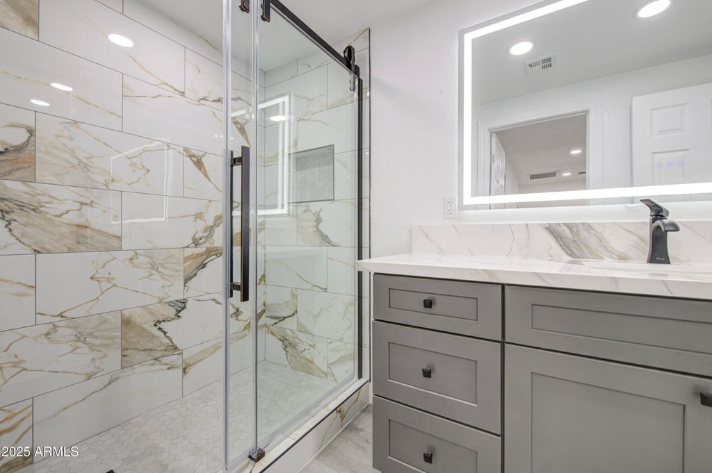 Image 23 of property listing at 314 W Monterosa Street, Phoenix, AZ 85013