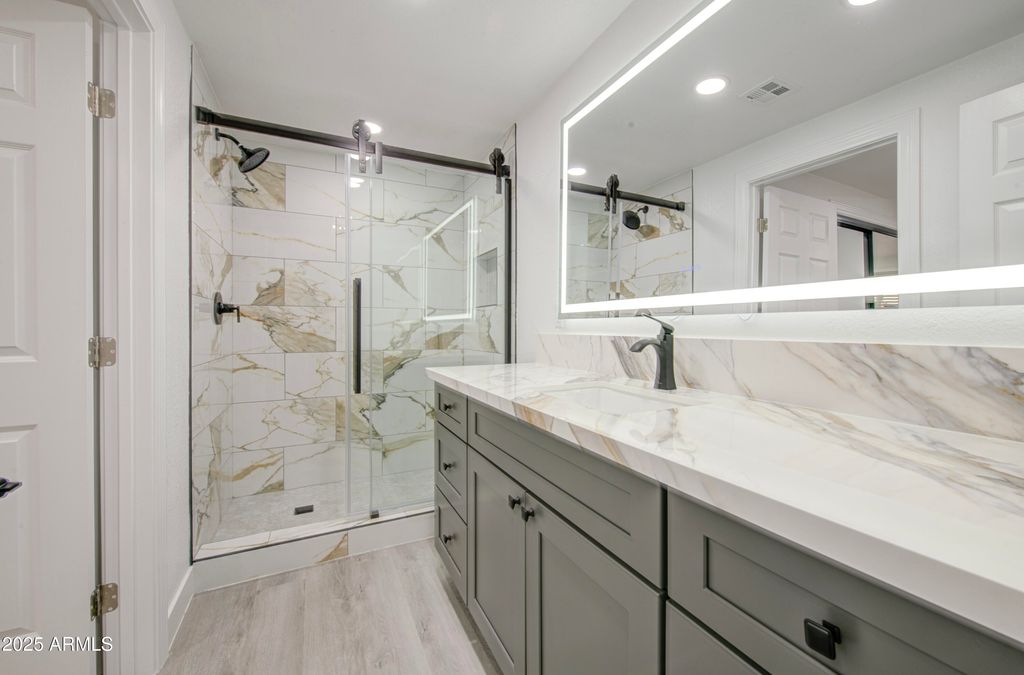 Image 25 of property listing at 314 W Monterosa Street, Phoenix, AZ 85013