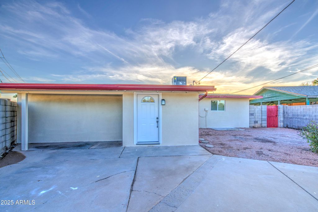 Image 37 of property listing at 314 W Monterosa Street, Phoenix, AZ 85013