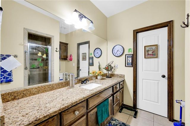 814 W 2nd Street, Mission, TX 78572