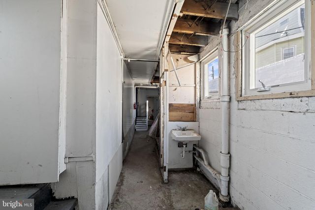 112 N BROADWAY, Gloucester City, NJ 08030
