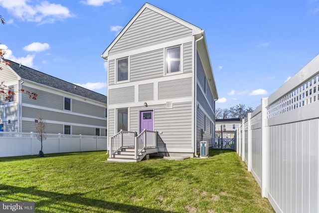 719 60TH PL, Capitol Heights, MD 20743