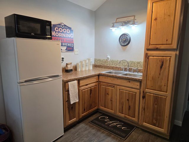 6170 N Hwy 271, Mount Pleasant, TX 75455