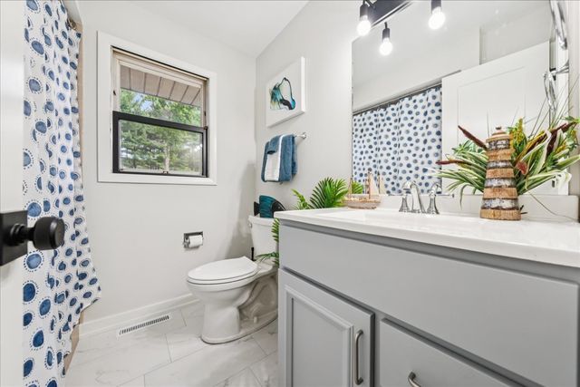 9802 W Oak Forest Drive, Beach Park, IL 60099