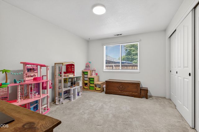 1397 Larson Creek Drive, Medford, OR 97504