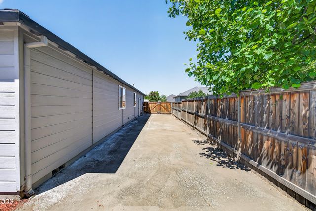 1397 Larson Creek Drive, Medford, OR 97504