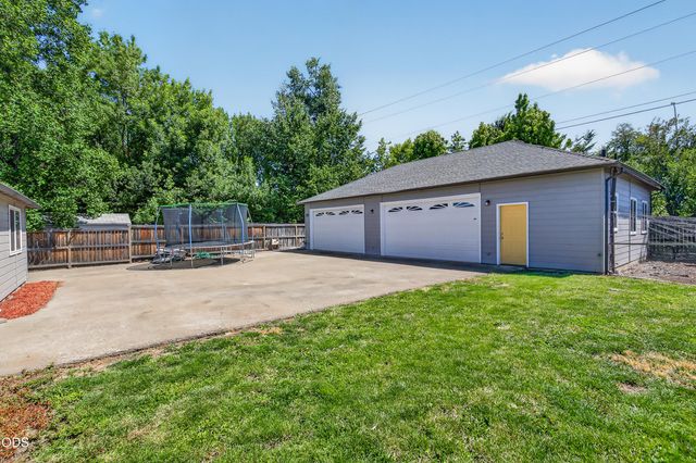 1397 Larson Creek Drive, Medford, OR 97504