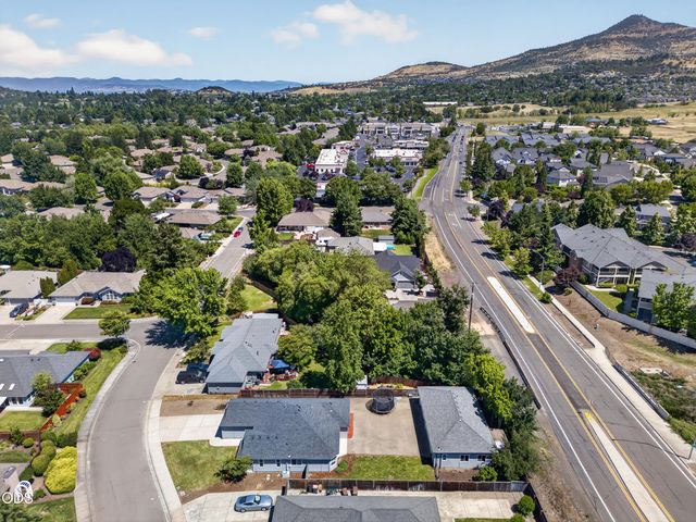 1397 Larson Creek Drive, Medford, OR 97504