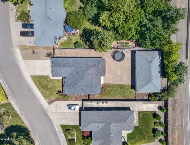 1397 Larson Creek Drive, Medford, OR 97504